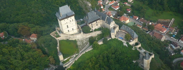 Obrázek pro Karlstejn Castle flight 40 minutes for 1 person